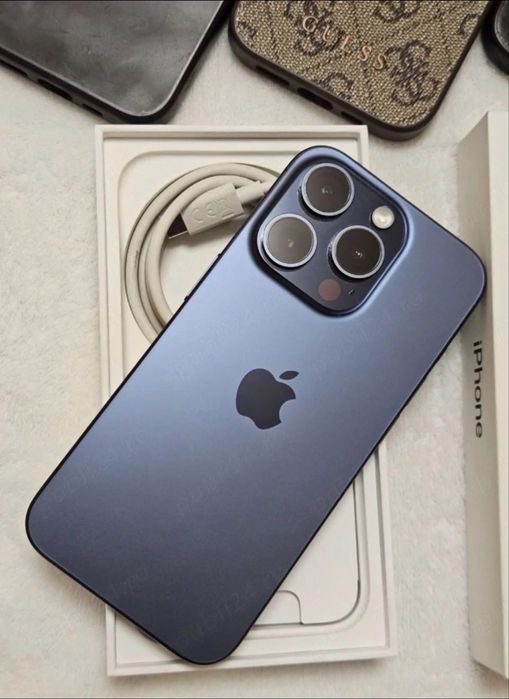 Iphone 15 pro ,.