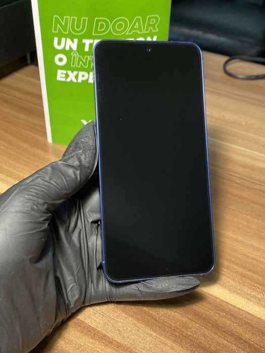 Samsung Galaxy s25• 256 GB • Navy