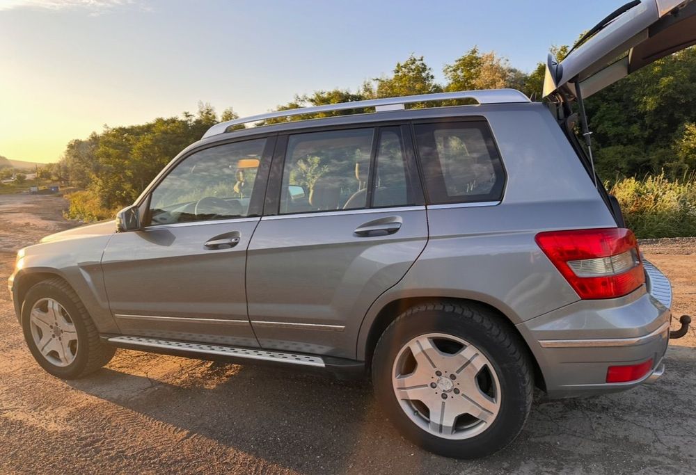 Mercedes-Benz GLK Mercedes-Benz GLK din 2011