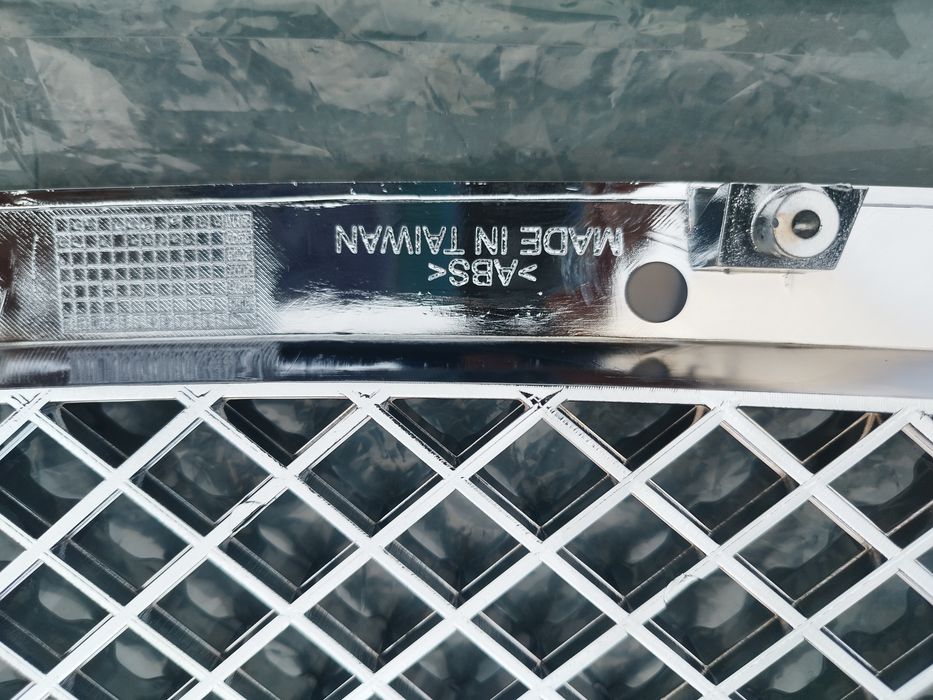 Решетка за Chrysler 300C тип Bentley с емблема