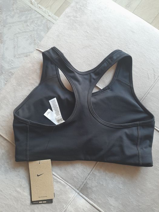 Топ спортивный новый Nike