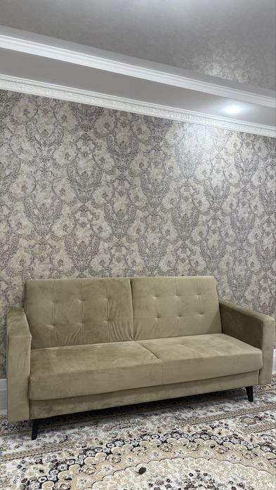 Диван почти новый