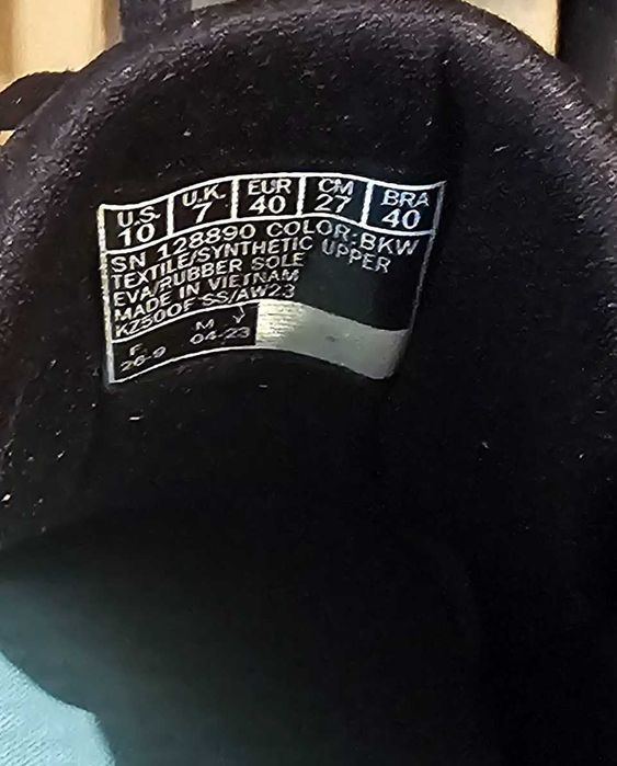 Продам кроссовки Skechers