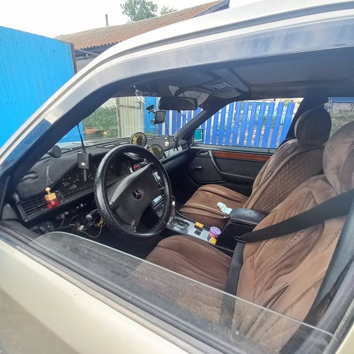 Продам мерс 124. Е200