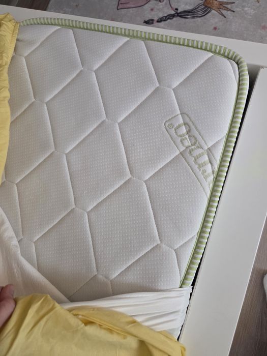 Pat cu tablie tapitata Malm Ikea si saltea Dormeo 90x200