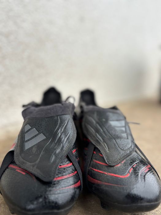 Vând ghete de fotbal Adidas Predator black mărimea 44,preț fix 250 ron