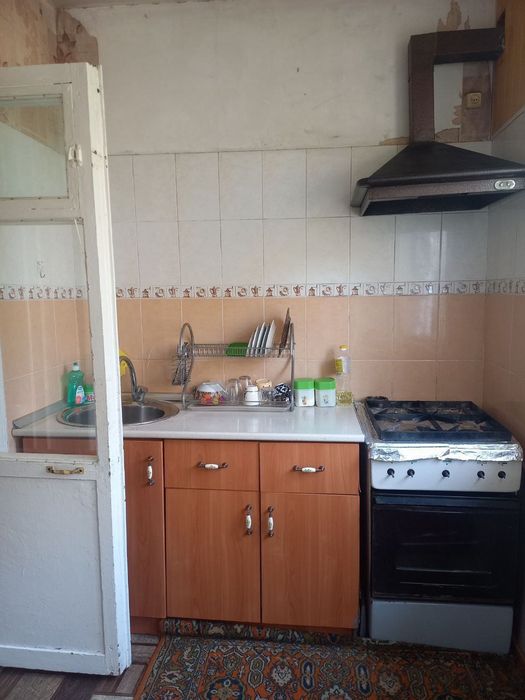 1/4/4 на массиве ТТЗ-1, без ремонта , балкон 2х3 33кв.м
Массив Хумою