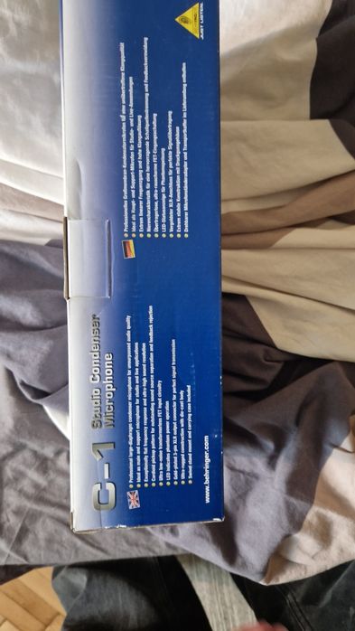 Microfon profesional cu condensator de studio