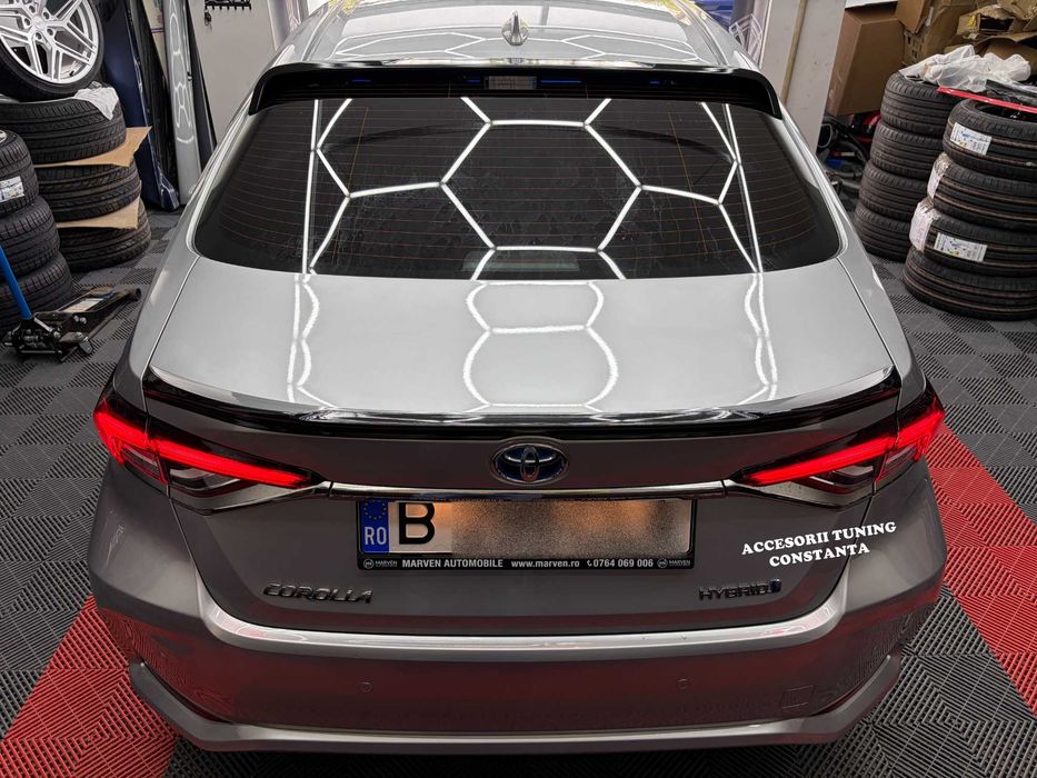 Eleron Portbagaj - Toyota Corolla 2019+ M4 Negru Lucios