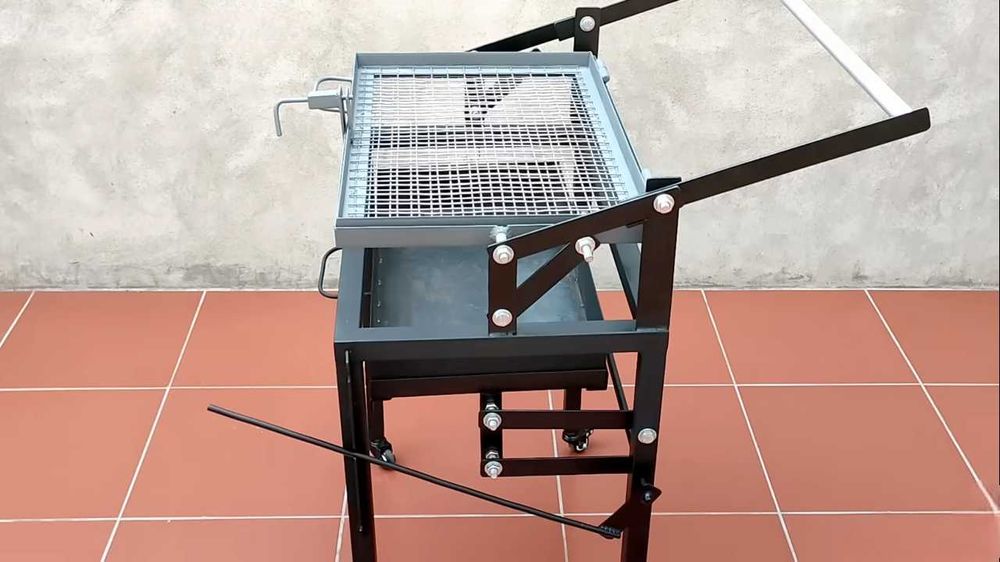 Барбекю с въртяща се скара и пълен контрол над огъня!