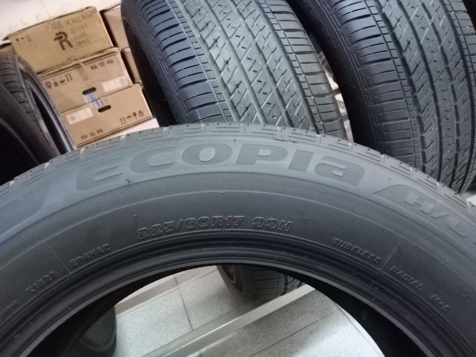Bridgestone ecopia H/L422 plus 225/60/17
