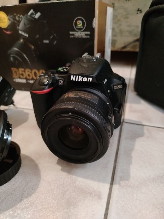 Nikon D5600 + цял комплект