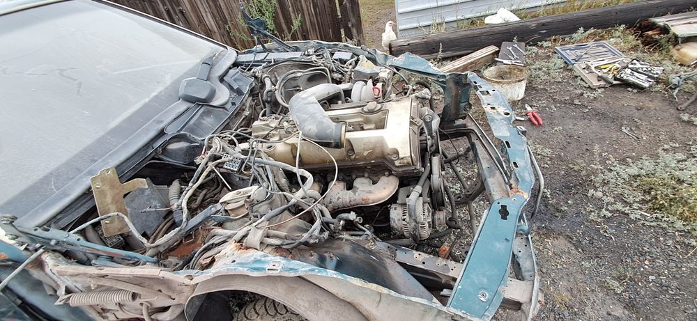 В разборе мерседес 124