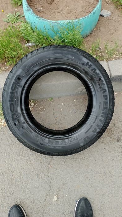 Продам все  всесезонка резину