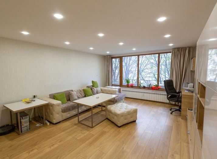 Продава се Тристаен апартамент в София, Център - 108 кв.м за 1181 €/кв.м - Снимка #3