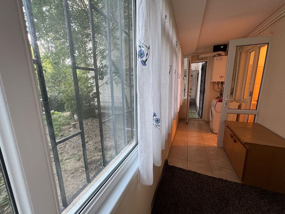 Inchiriez apartament decomandat