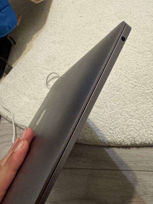 Macbook air M1 2020 cu mdm si bateria defecta