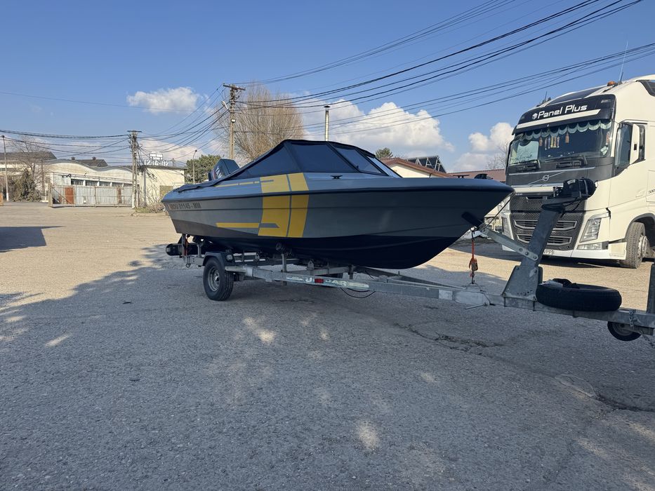 Barca de vanzare