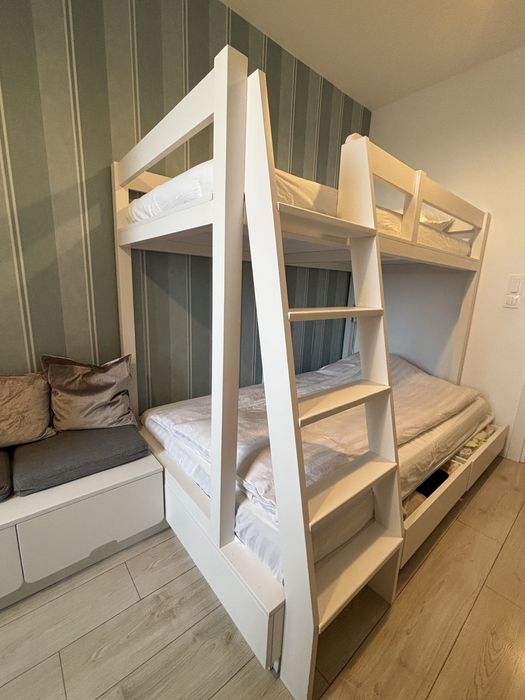 Pat supraetajat alb cu sertare - pret avantajos, saltele incluse!