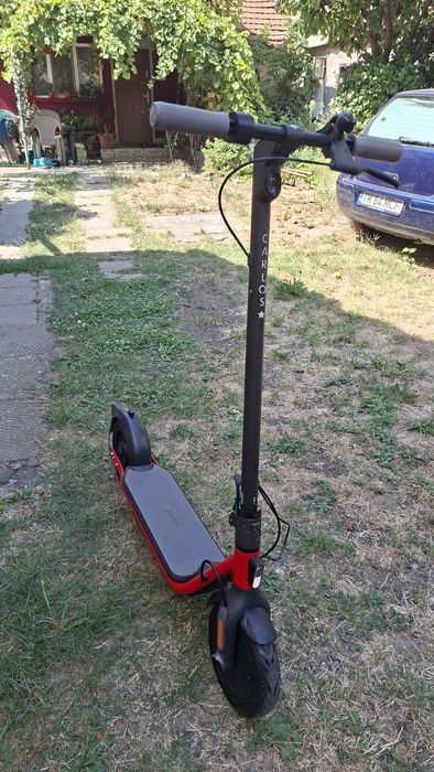 Trotineta electrica Nineboot D18e funcționează bine starea se vede in poze a fost achiziționată pentru baiat dar având 12 ani nu are voie sa conducă..