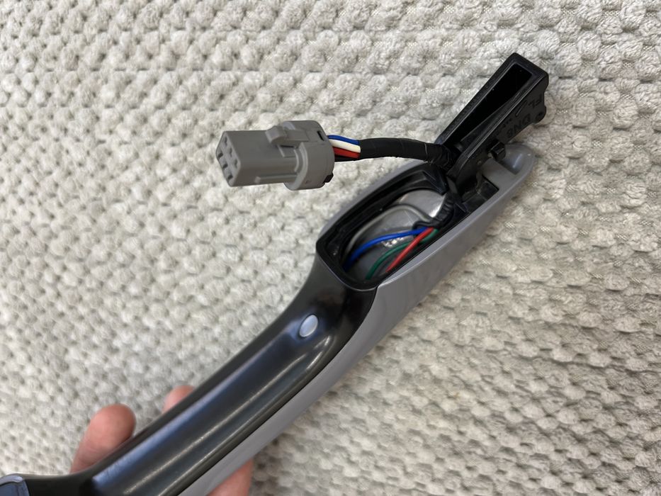 Ручка двери на Sonata DN 8