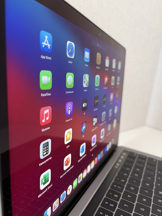 MacBook Pro 13. 2017 год