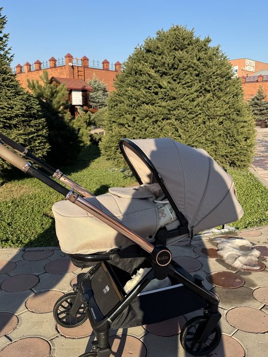Продаем коляску Kidilo d900
