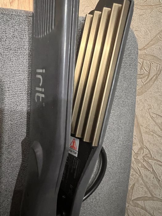 Выпрямитель для волос и гафре для волос