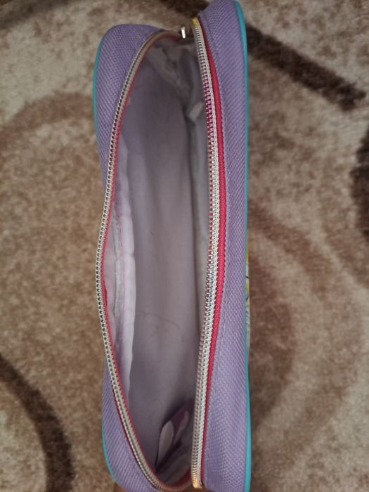 Несесер/моливник за училище