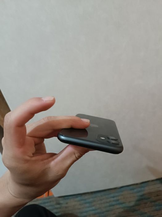 iphone 11 (128-гб) (76-емкост)