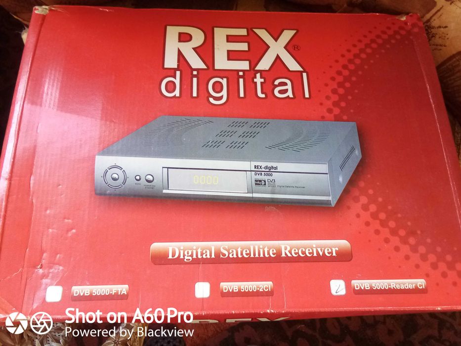 Сателитен приемник и булсатком пълен комплект. Работещи.