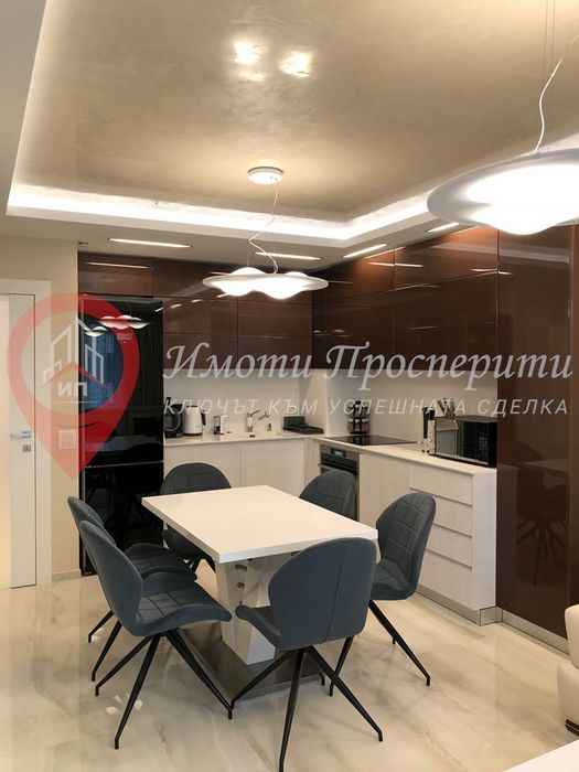 Дава се под наем Двустаен апартамент в София, Център - 79 кв.м за 890 € - Снимка #2