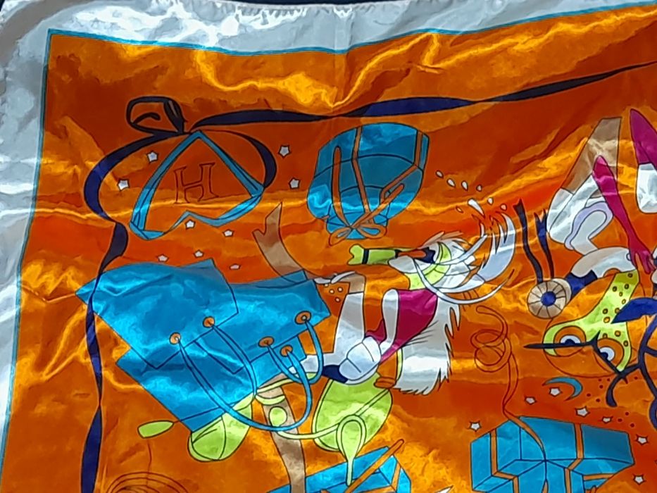 Esarfa  de LUX rara de colecție 100%  matase "Le Bal Masque" Hermes