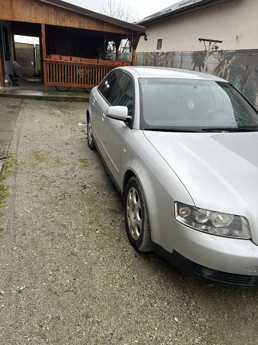 Vand audi a4 1700 euro