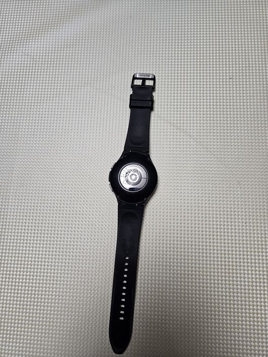 Продаются смарт часы Samsung galaxy Watch 4