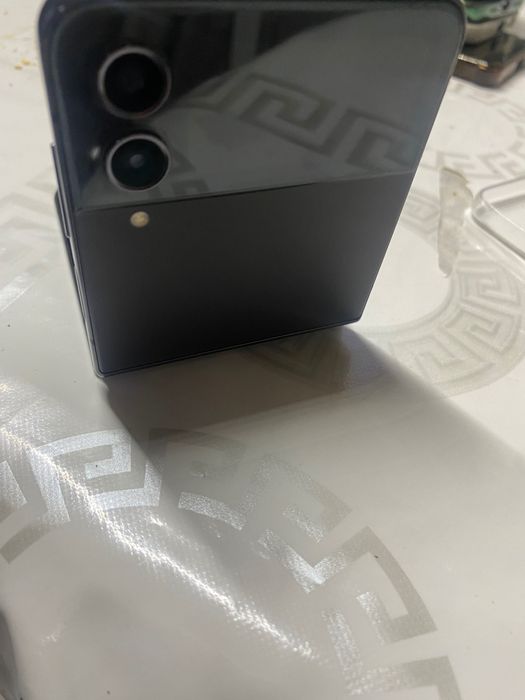 Samsung z Flip4 срочно