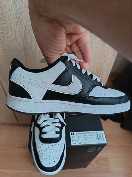 Дамски кецове NIKE original 37.5 Черно бели цена 35 евро