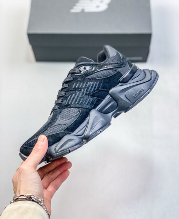 New Balance 9060 - Triple Black