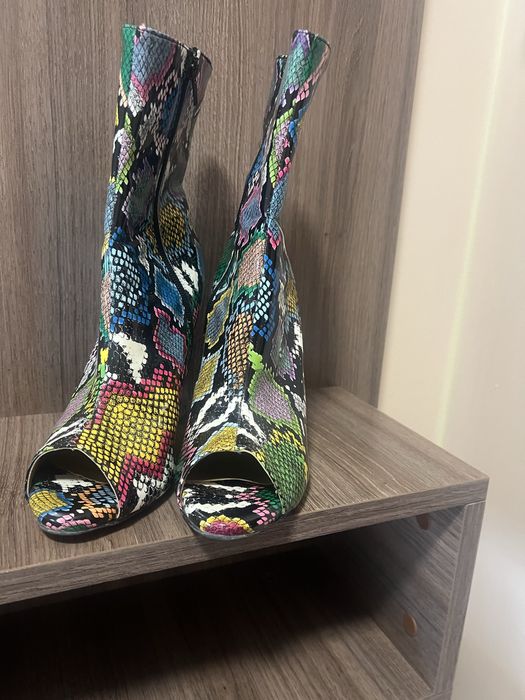 Дамски отворени боти на ток