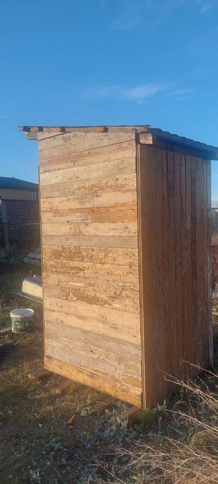 Туалет деревянный