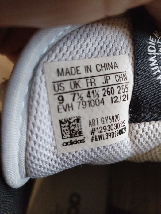 De vanzare ghete Adidas marimea  41.5  folositi