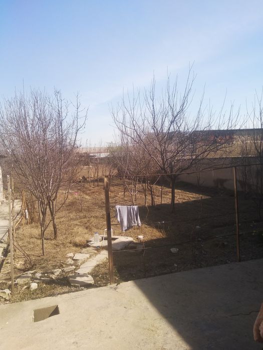 Uy sotiladi zangiota. Tumani tekstil