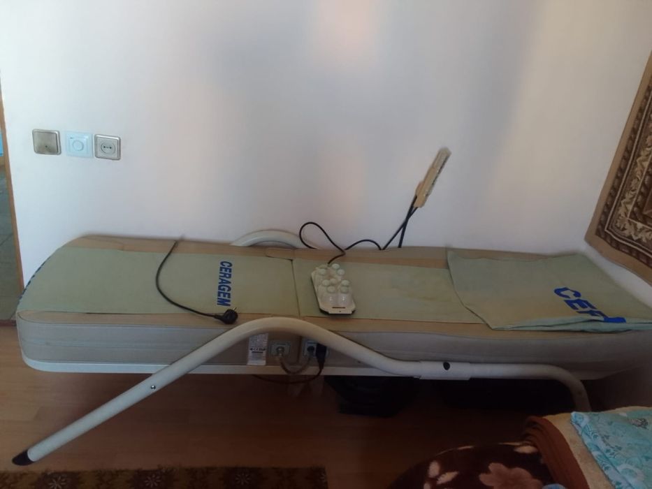 Продаю массажную кровать.