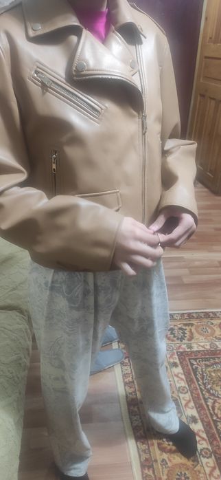 Продам кожаную куртку.