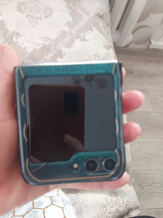 Samsung galaxy Z Flip 5 256гб