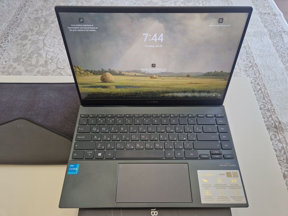 Ультрабук Asus Zenbook 14' Core-i3 8gb