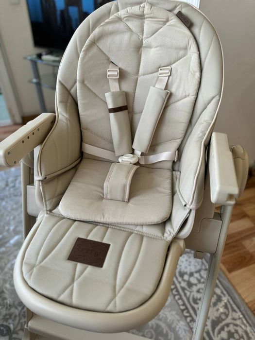 Продаётся стульчик для кормления  идеальное состояние