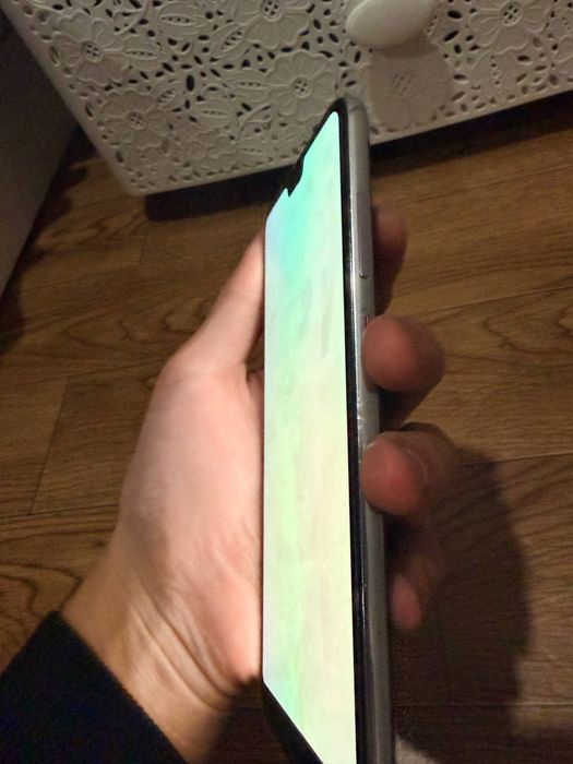 Продам Huawei p20 pro