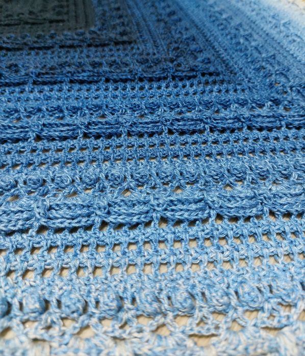 Продам шаль-бактус вязаный