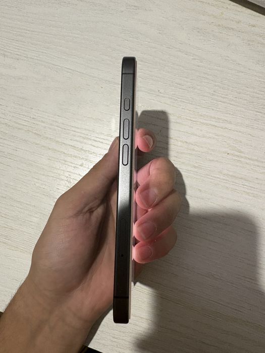 Iphone 17 черный